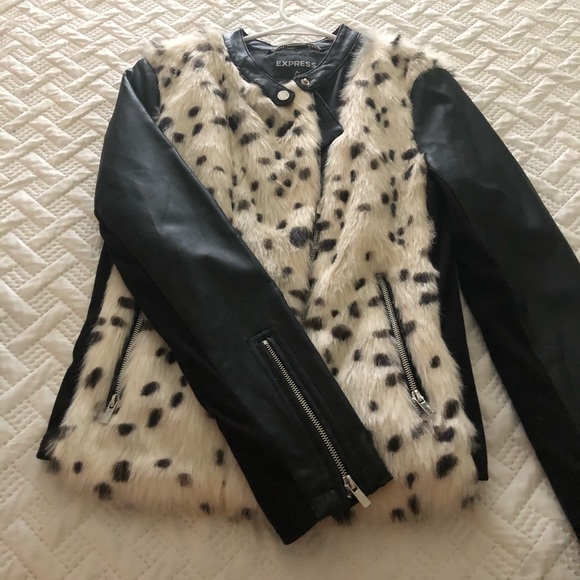 Express Jackets & Blazers - Cute leather jacket